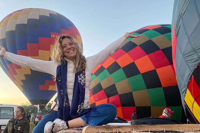 Transportation and Hot Air Balloon Flight Teotihuacán - Toasting the landing and receiving your certificate