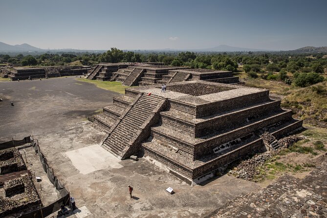 Unlock Teotihuacan Pyramids: Private Tour & Delicious Local Lunch - Lunch inside a local family home