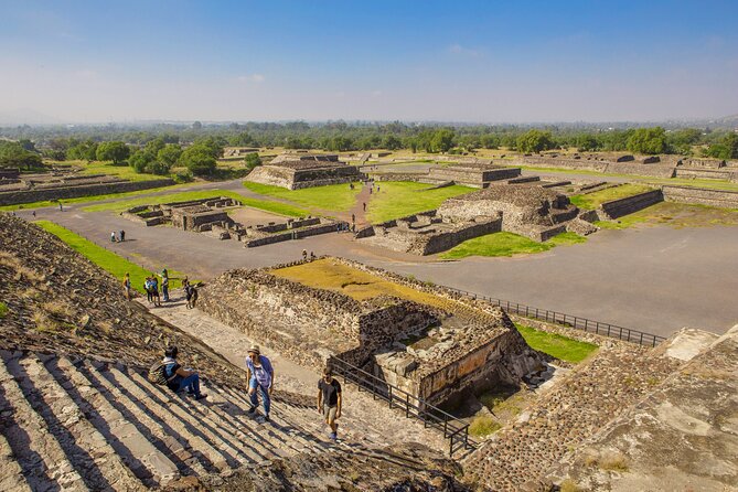 Unlock Teotihuacan Pyramids: Private Tour & Delicious Local Lunch - Returning to Mexico City after a long day