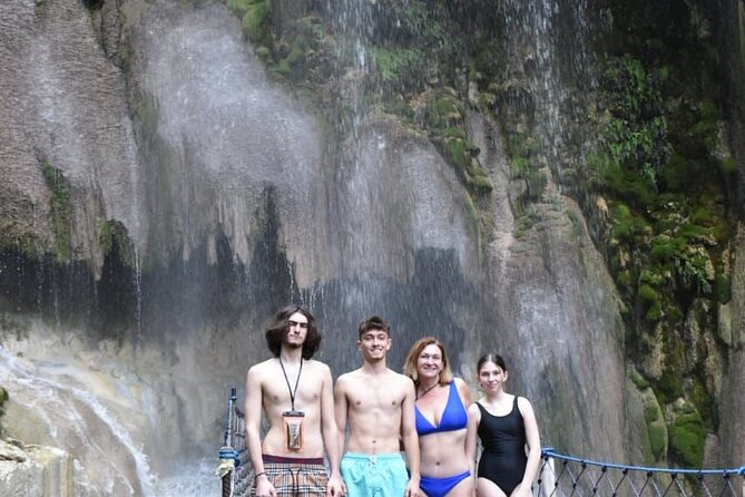 Visit the Tolantongo Grotto Oasis from CDMX - The transport is part of the experience