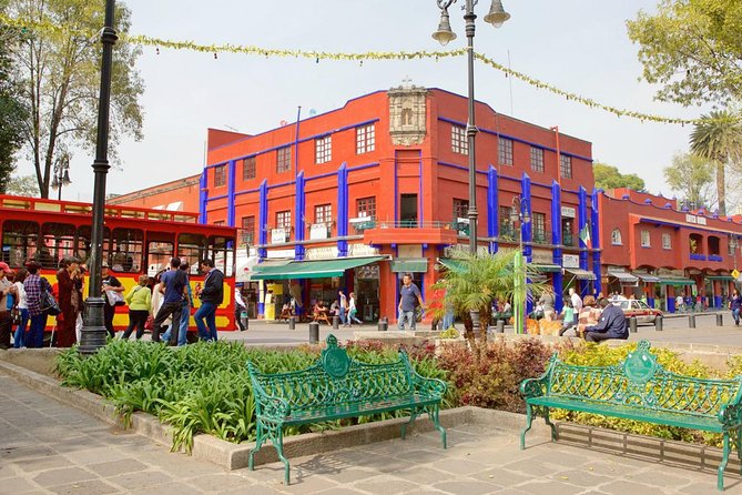 Visit to Xochimilco, Coyoacán and Ciudad Universitaria - Food, music, and optional purchases