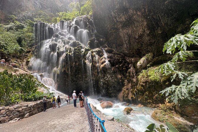 Visit Tolantongo hotsprings with 2025 Car Private Tour from CDMX - Why the early start matters at Grutas Tolantongo
