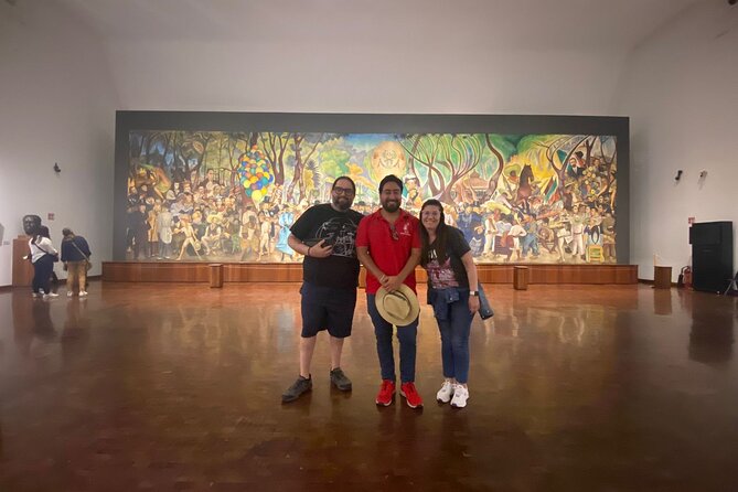 Walking Tour in Historic Center CDMX - Museo Nacional de Arte adds sculpture and close-up detail