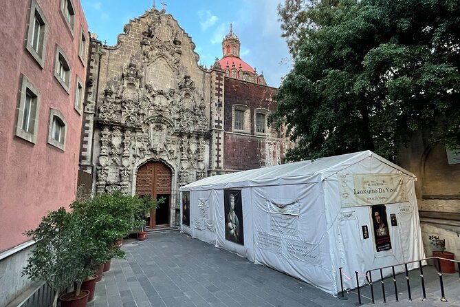 Walking Tour in Mexico City for Exploring their Cultural Heritage - The guides shape the experience