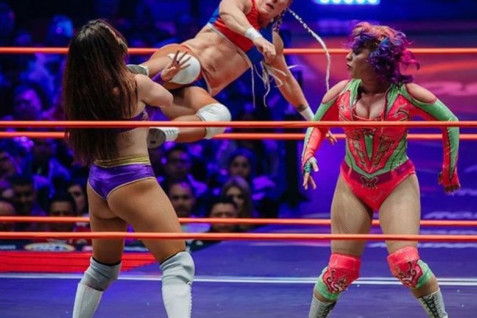Wrestling show and a Mexican dinner - Why Lucha Libre Works So Well in Mexico City