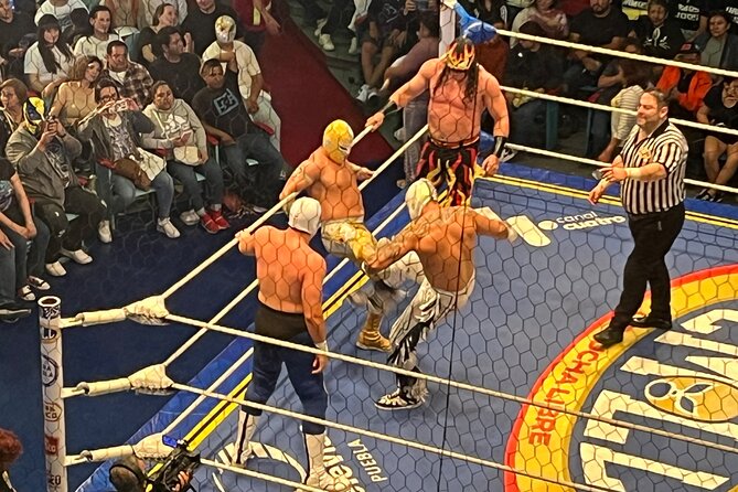 Wrestling + Tacos and Mezcal the best Experience - What the guides add to the evening