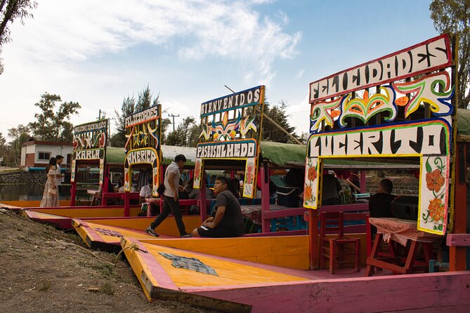 Xochimilco BOAT LIGHT PARTY WITH 1 DRINK AND 4 TAQUITOES + 18 - Food: snacks rather than dinner