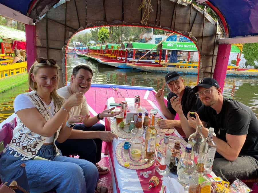 Xochimilco's Wild Side: Mezcal, Insects & Culture - Who should book this experience