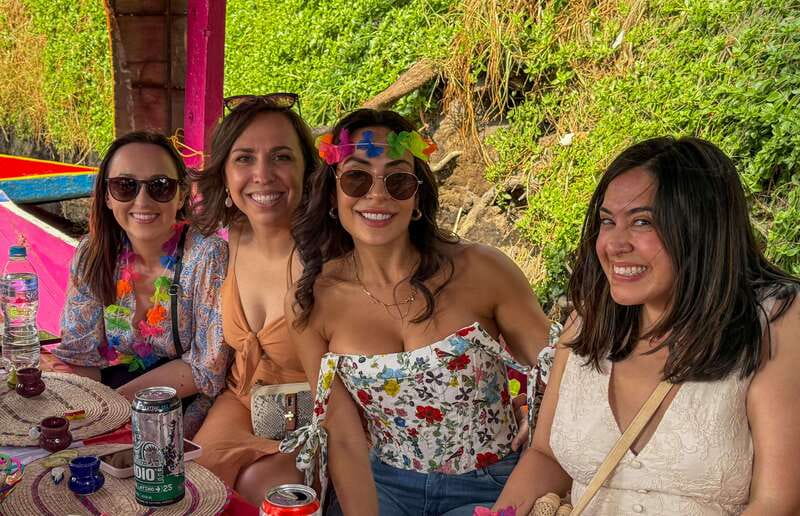 Xochimilco: Tequila tasting (unlimited) and cultural party on a boat - The first 20 minutes: safety and getting settled