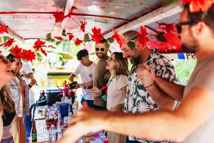 Xochimilco: traditional boat tour, culture, and fun. - Games, slang, music, and the social side