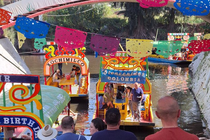Xochimilco without Traps for Tourists BS"D - Seeing chinampas, gardens, and homes from the canal